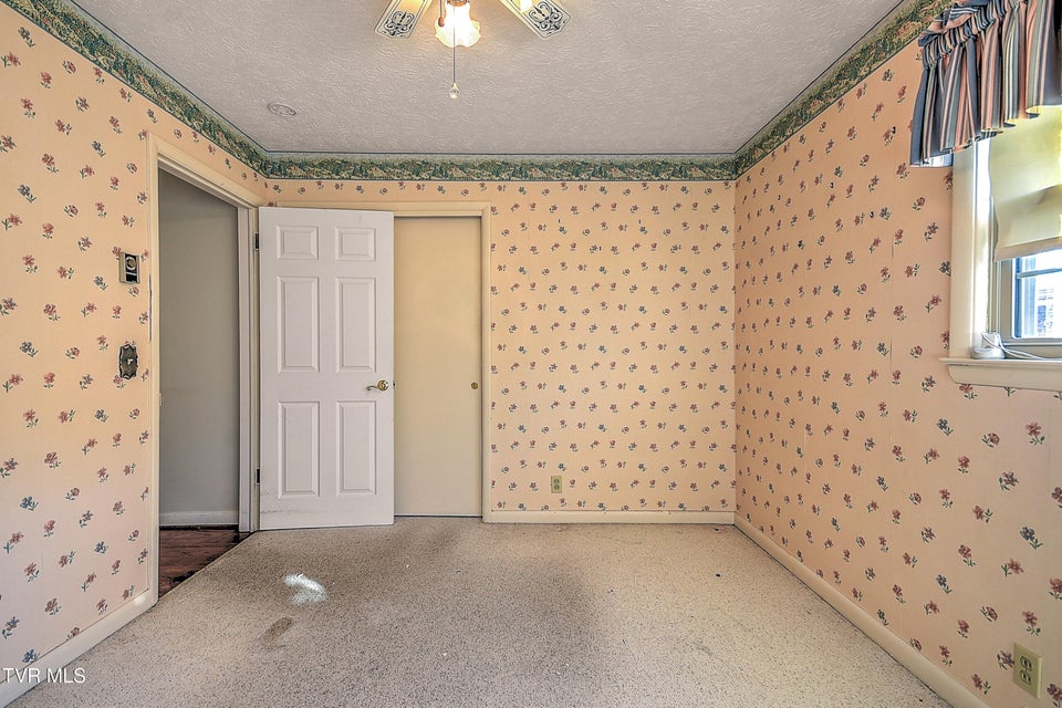 Photo #32: 2133 Swannanoa Avenue