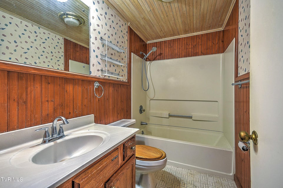 Photo #37: 2133 Swannanoa Avenue