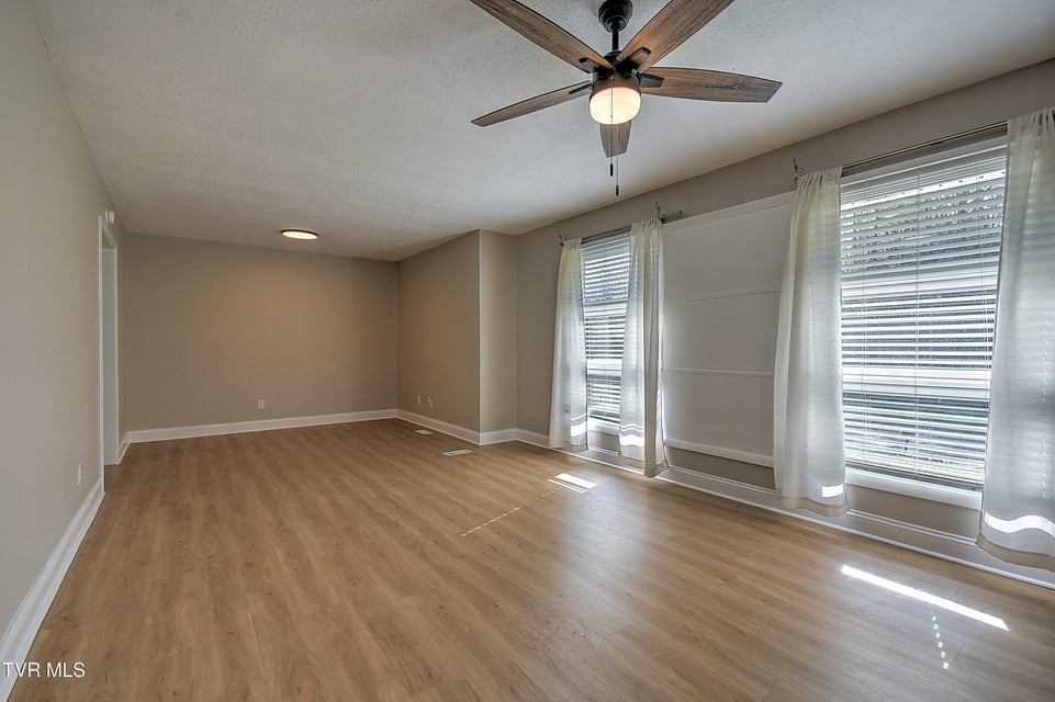 Photo #7: 420 Ridgefields Road