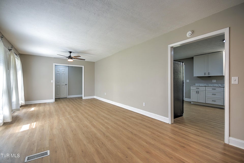 Photo #9: 420 Ridgefields Road