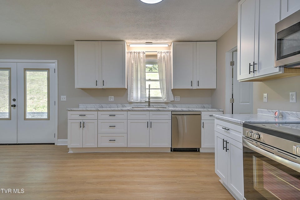 Photo #10: 420 Ridgefields Road