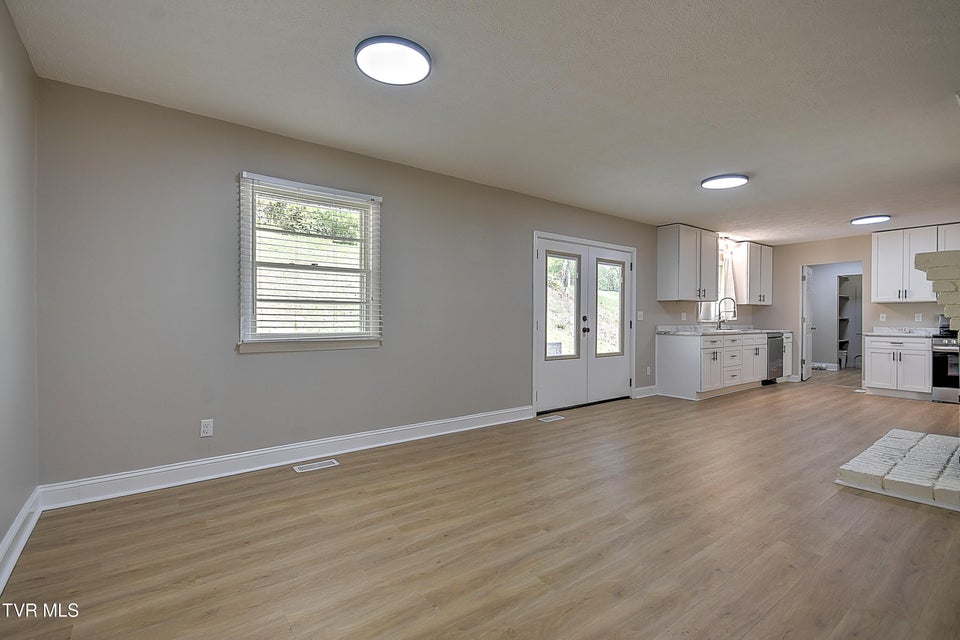 Photo #17: 420 Ridgefields Road