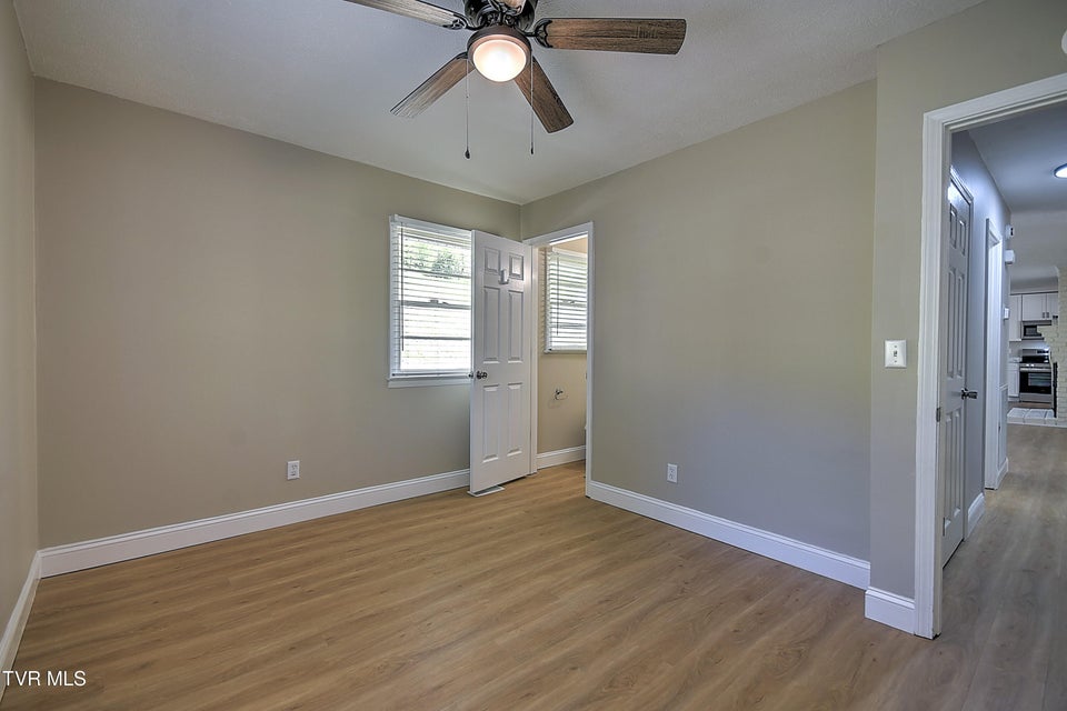 Photo #31: 420 Ridgefields Road