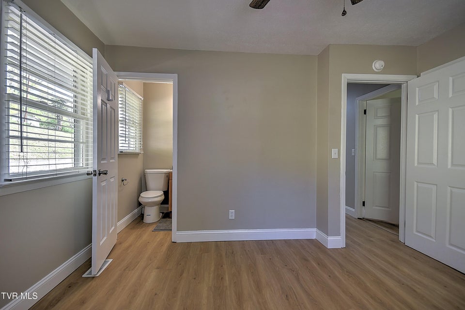 Photo #33: 420 Ridgefields Road