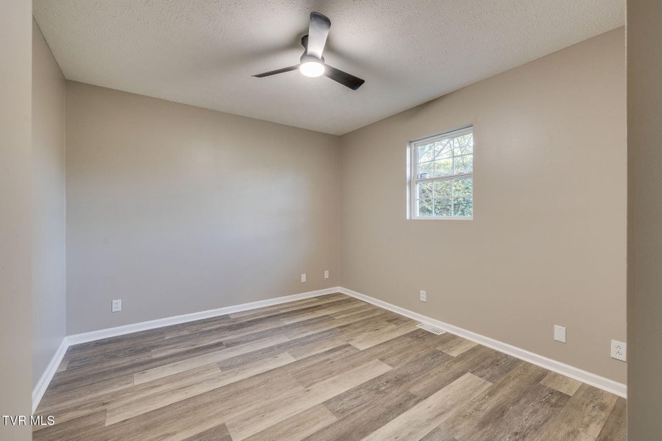 Photo #18: 600 Roan Street