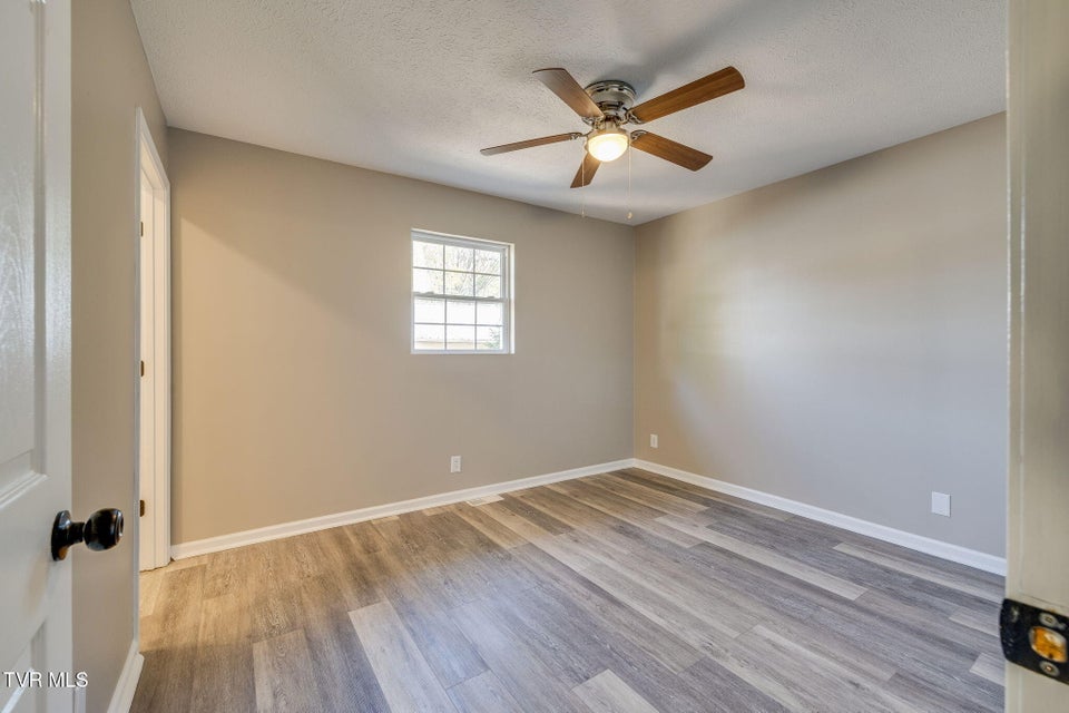 Photo #17: 600 Roan Street