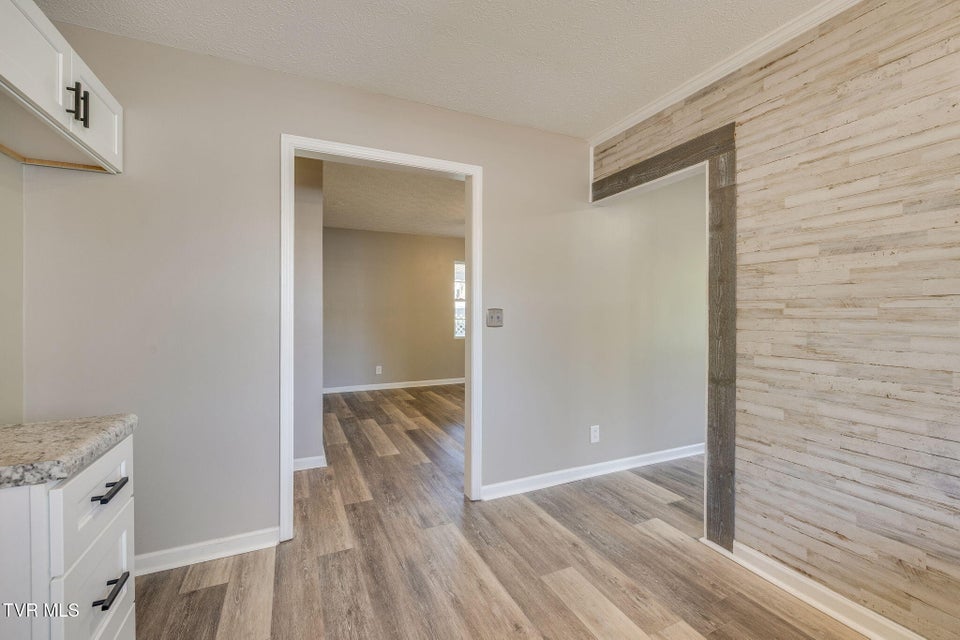 Photo #9: 600 Roan Street