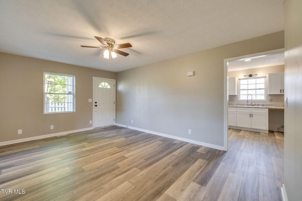 Photo #6: 600 Roan Street