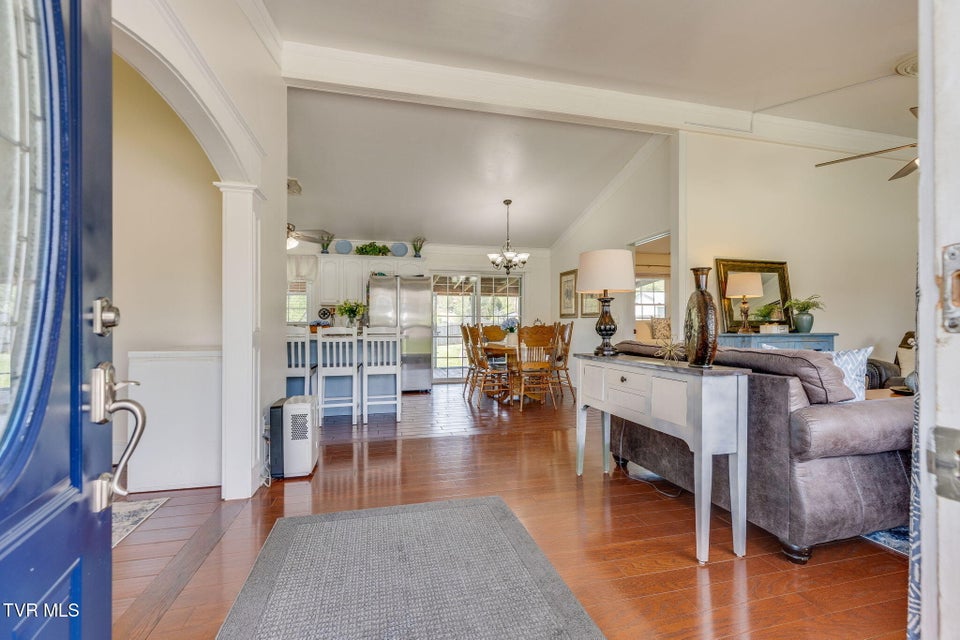 Photo #4: 1610 Lasalle Street