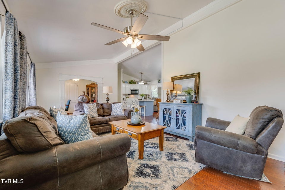 Photo #7: 1610 Lasalle Street