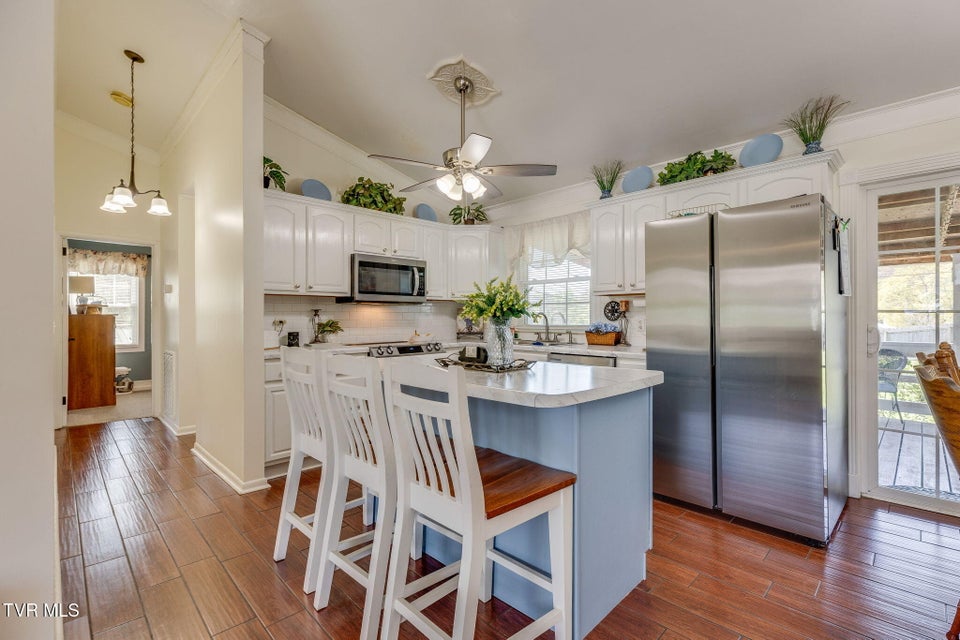 Photo #10: 1610 Lasalle Street