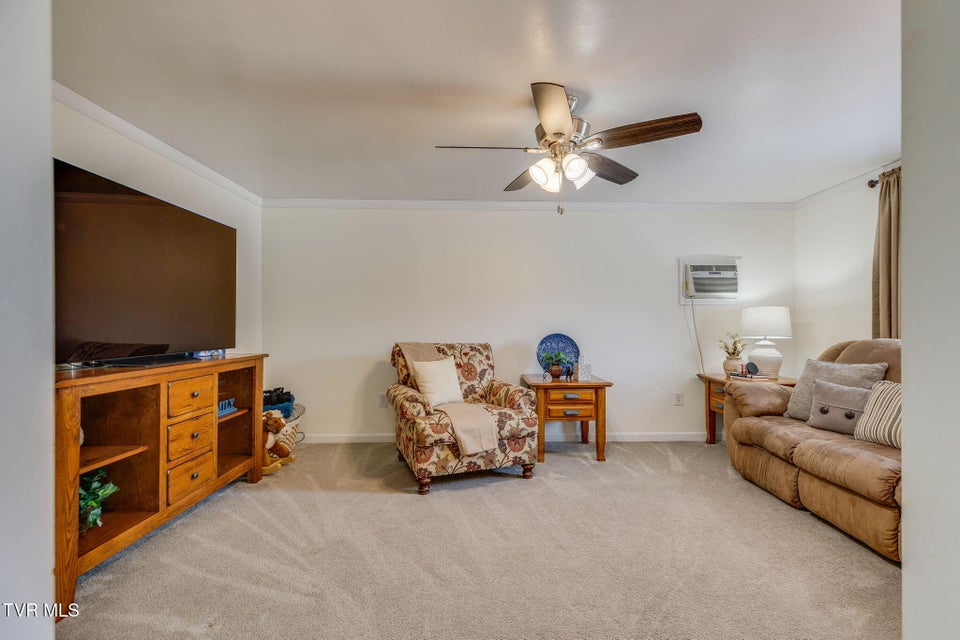 Photo #13: 1610 Lasalle Street