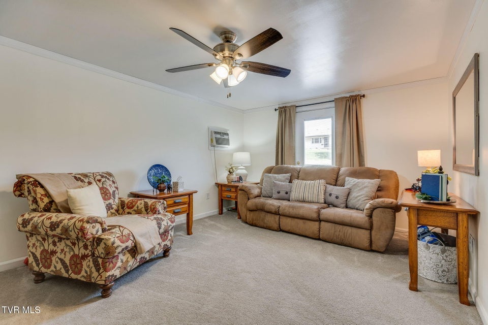 Photo #15: 1610 Lasalle Street