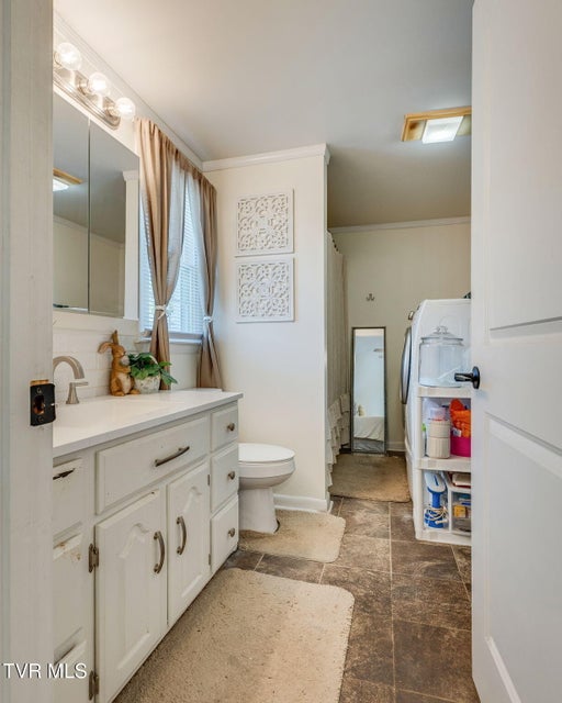 Photo #19: 1610 Lasalle Street