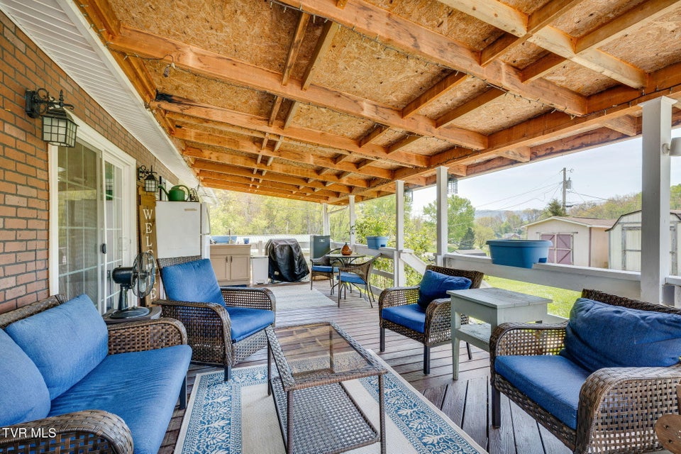 Photo #31: 1610 Lasalle Street