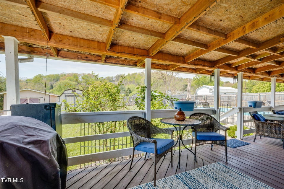 Photo #33: 1610 Lasalle Street