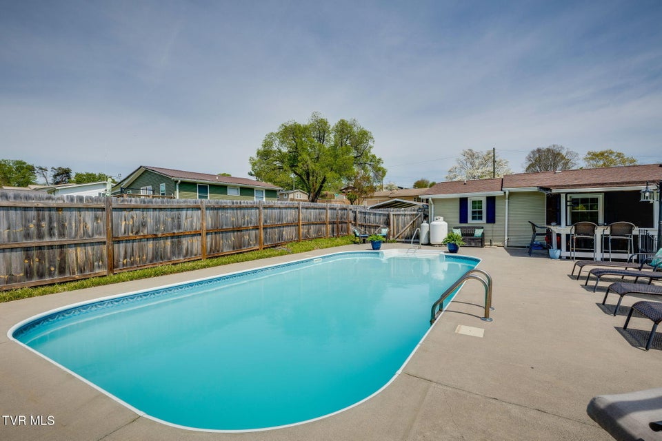 Photo #37: 1610 Lasalle Street