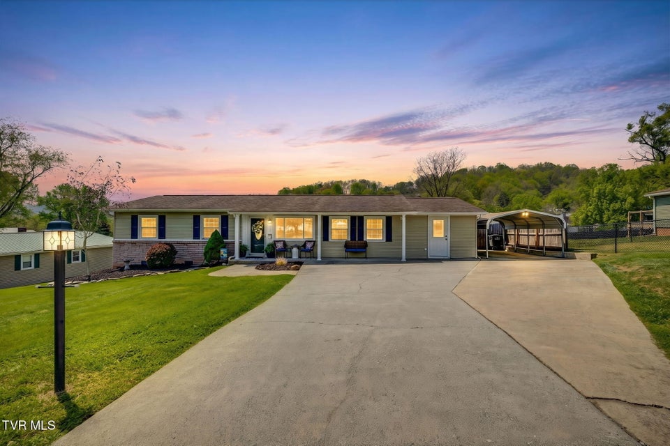 Photo #46: 1610 Lasalle Street