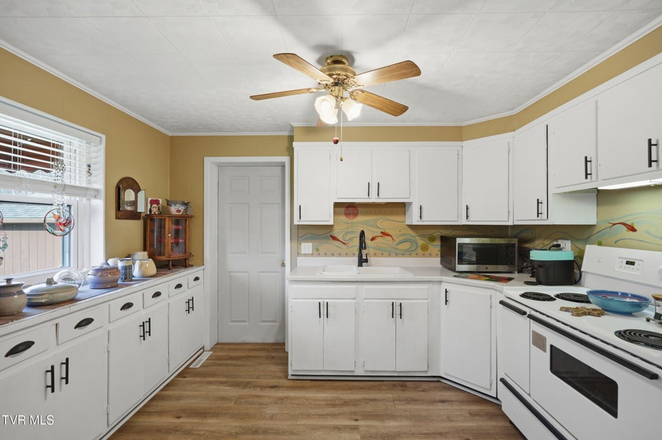 Photo #12: 5422 Penwood Drive