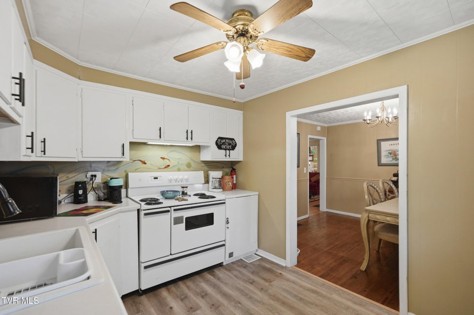 Photo #13: 5422 Penwood Drive