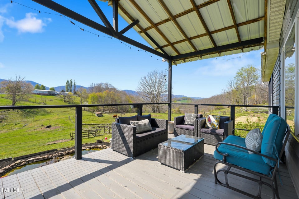 Photo #5: 38 Spring Ridge Court