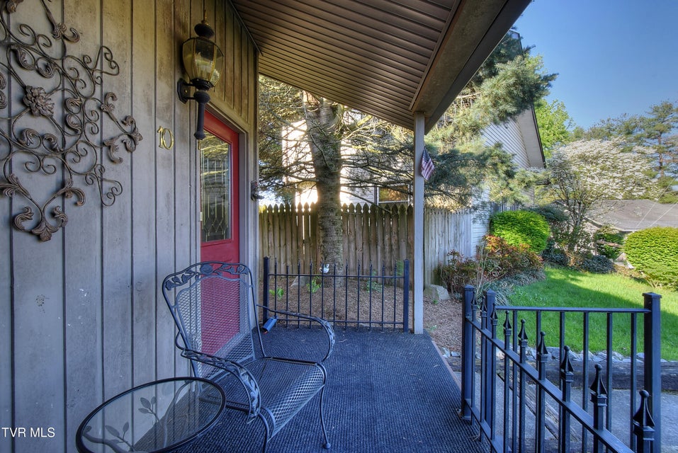 Photo #4: 10 Crouch Court