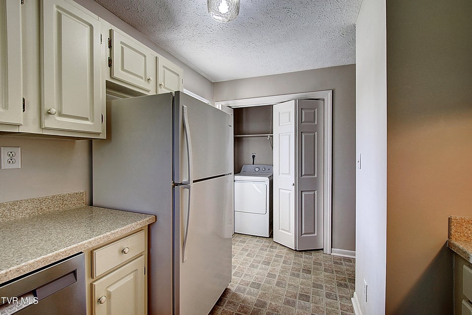 Photo #11: 10 Crouch Court