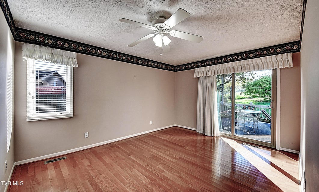 Photo #12: 10 Crouch Court