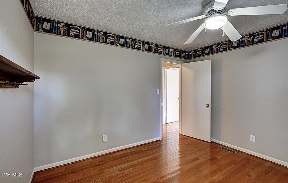 Photo #13: 10 Crouch Court