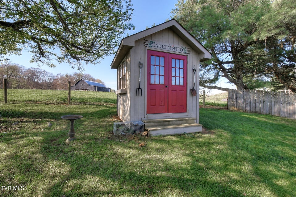 Photo #26: 10 Crouch Court