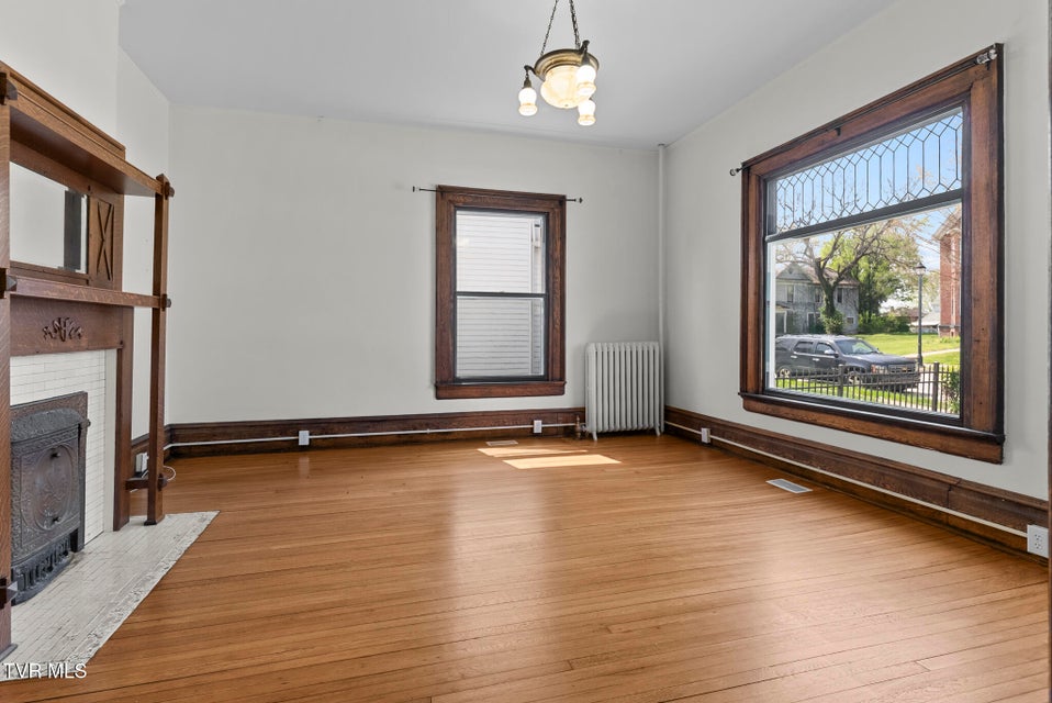 Photo #7: 237 Solar Street