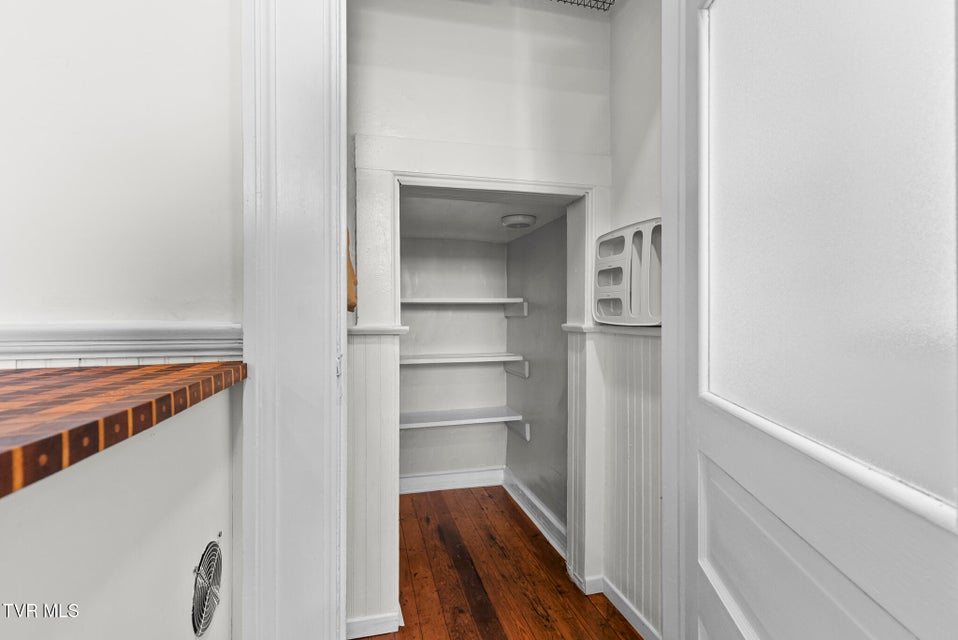 Photo #15: 237 Solar Street