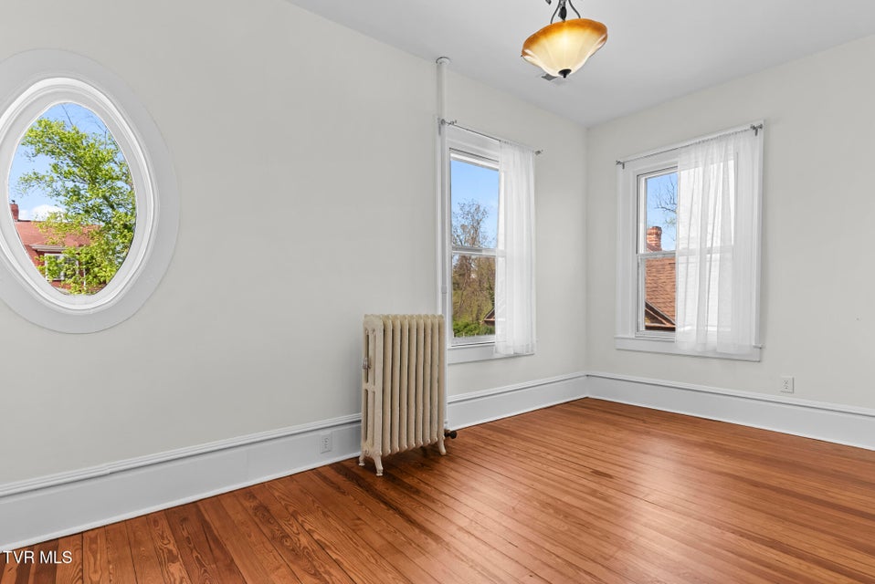 Photo #21: 237 Solar Street