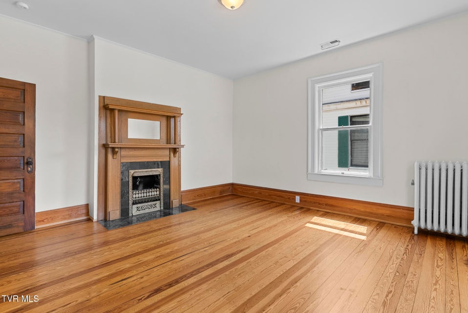 Photo #23: 237 Solar Street