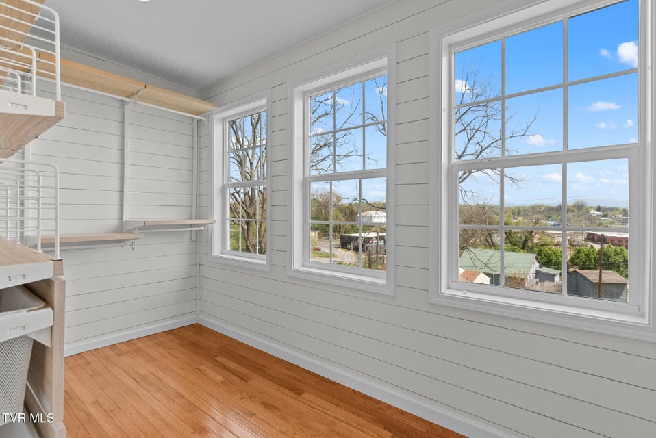 Photo #27: 237 Solar Street