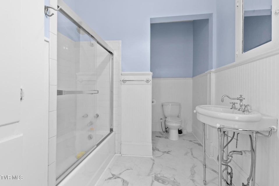 Photo #28: 237 Solar Street