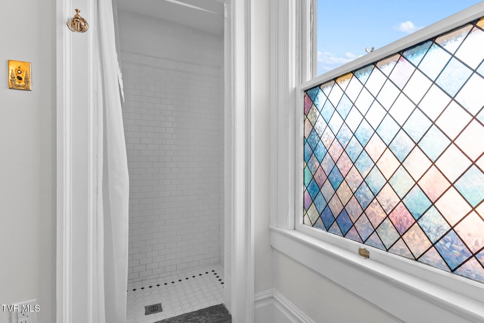 Photo #32: 237 Solar Street