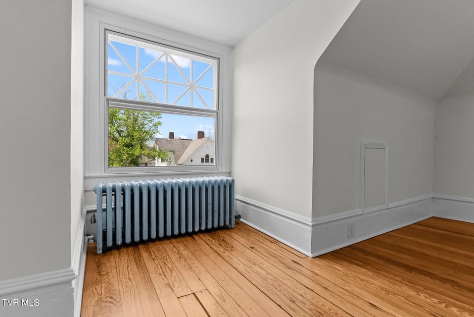 Photo #37: 237 Solar Street