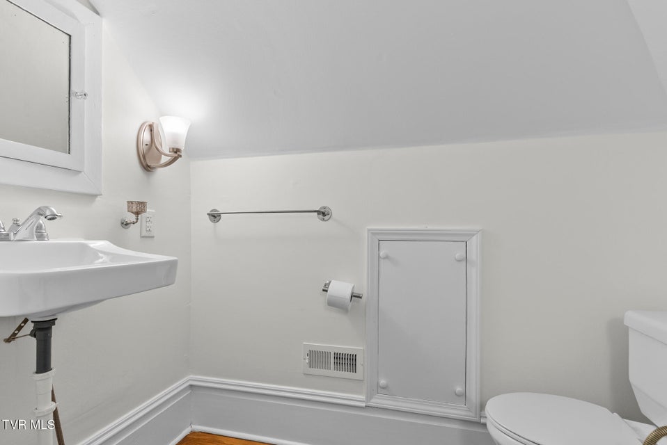 Photo #40: 237 Solar Street