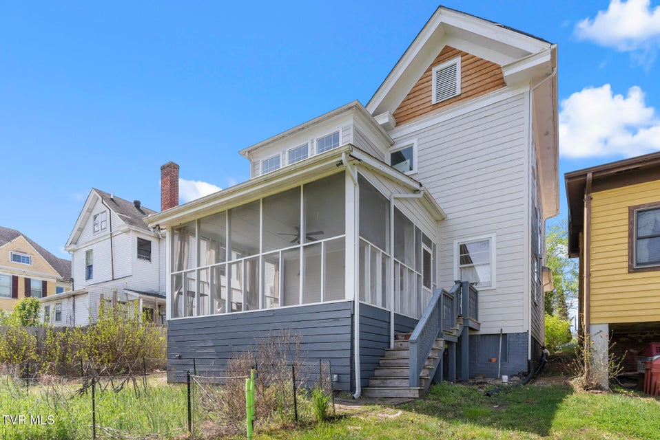 Photo #46: 237 Solar Street