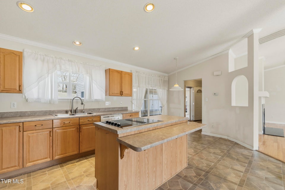 Photo #31: 4061 Carters Valley Road