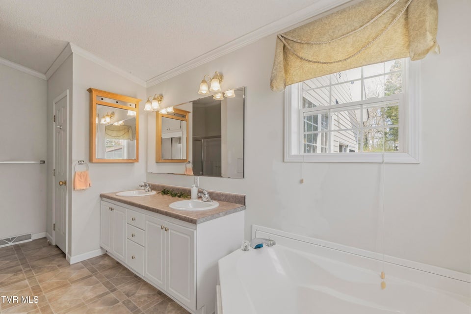 Photo #38: 4061 Carters Valley Road