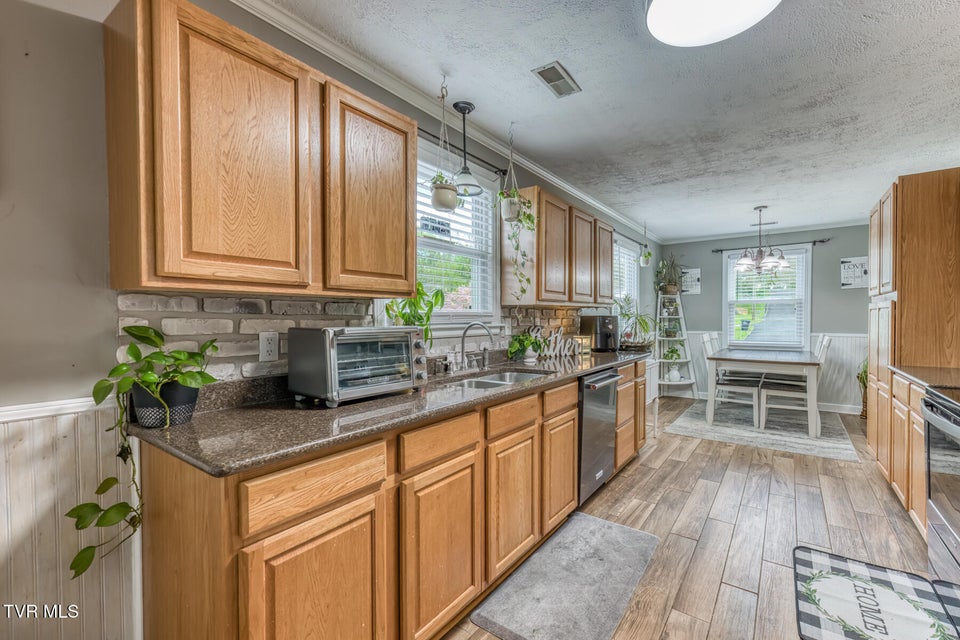 Photo #13: 1605 Blackmore Street