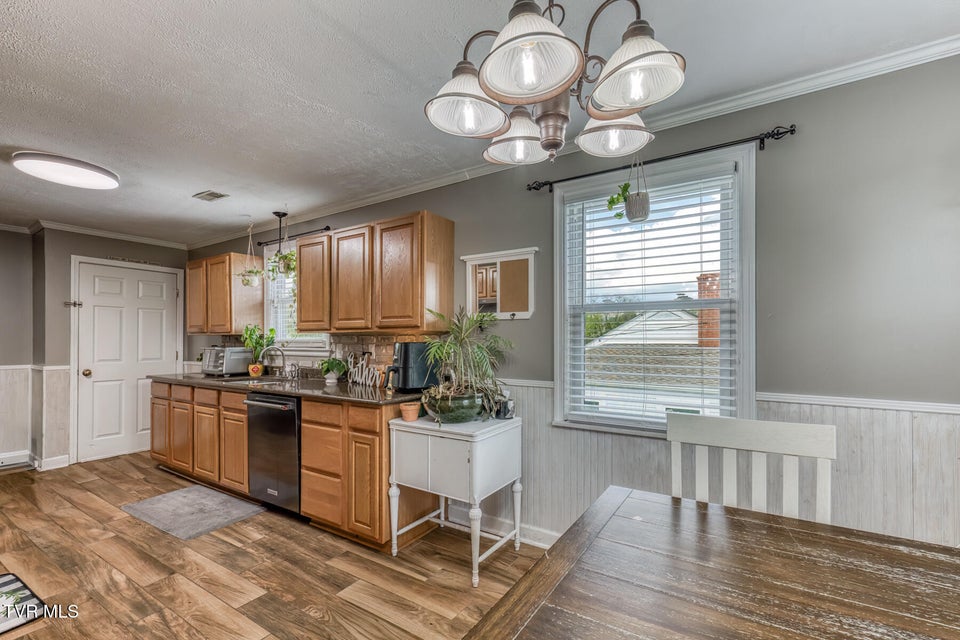 Photo #19: 1605 Blackmore Street