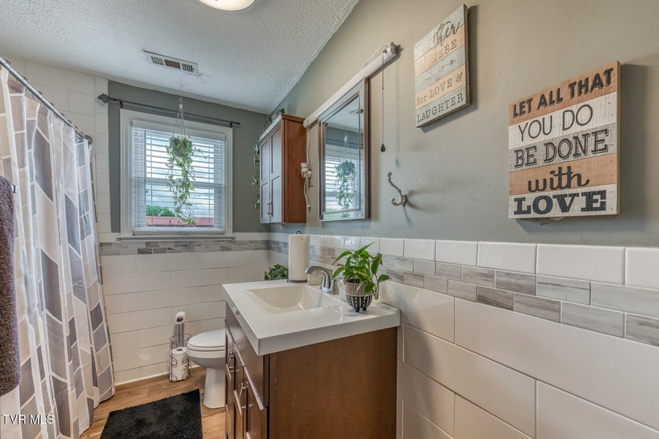 Photo #22: 1605 Blackmore Street