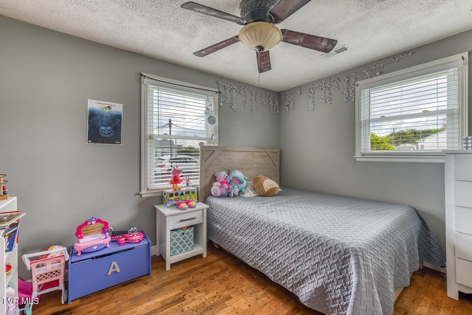 Photo #25: 1605 Blackmore Street