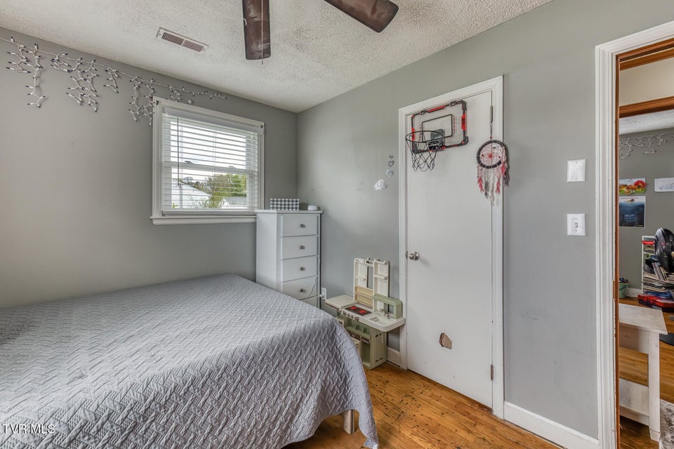 Photo #26: 1605 Blackmore Street