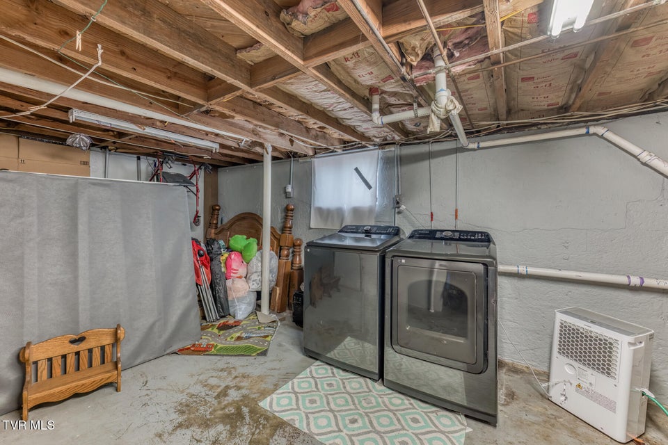 Photo #27: 1605 Blackmore Street