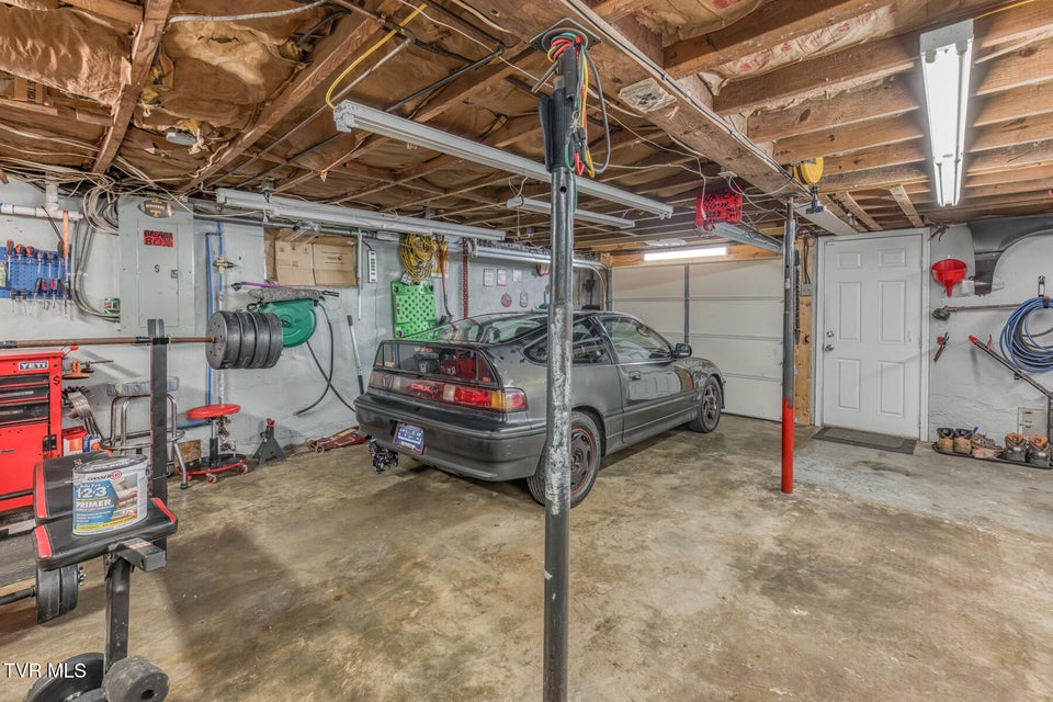 Photo #28: 1605 Blackmore Street