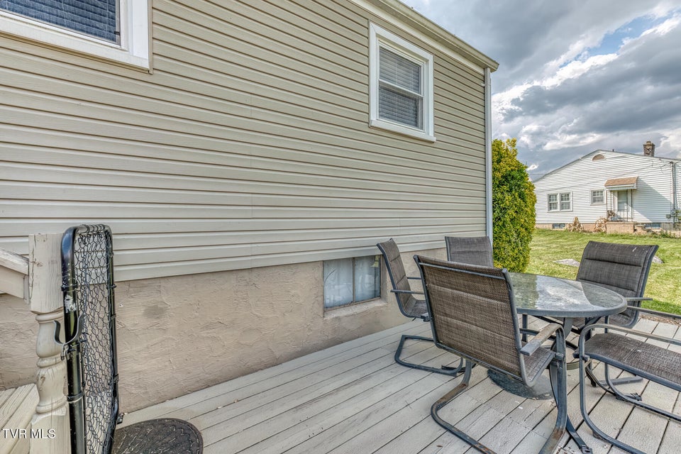 Photo #33: 1605 Blackmore Street